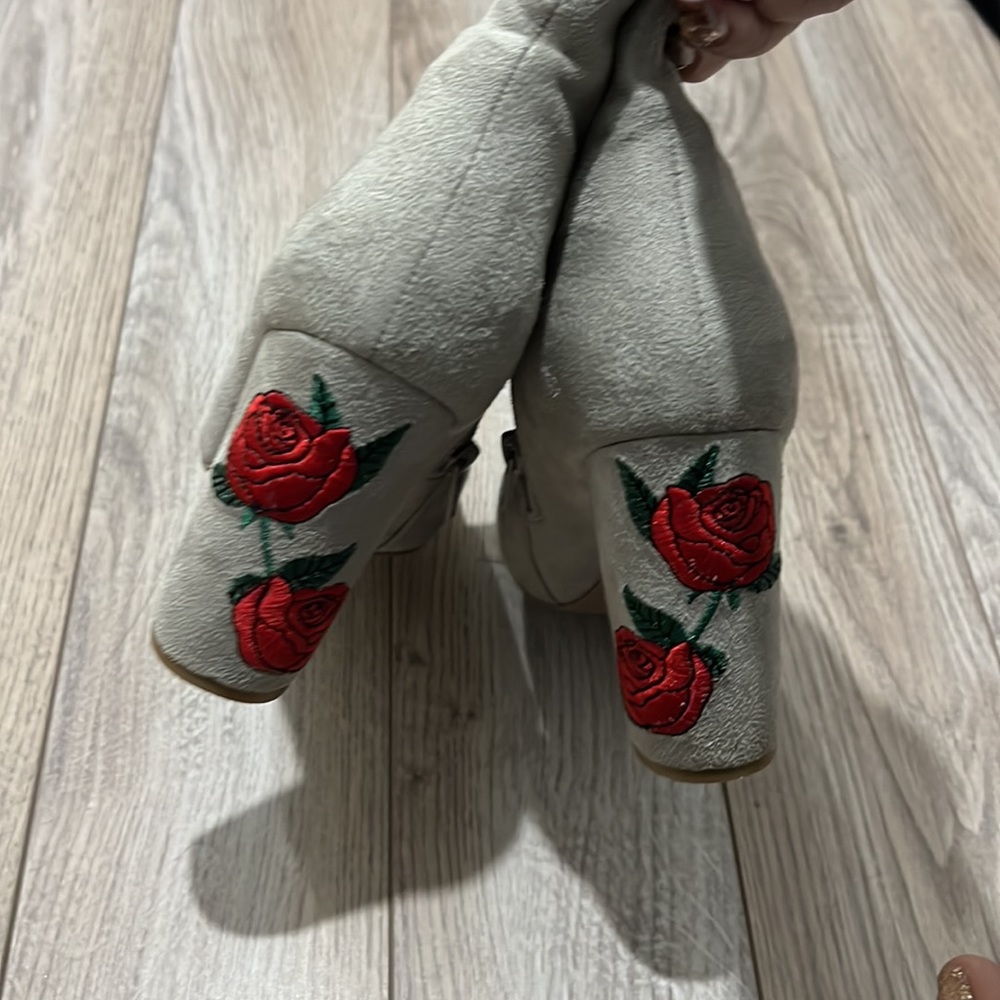 Wild Diva Ankle Boots Red and Gray with Floral Embroidery - Picture 4 of 5